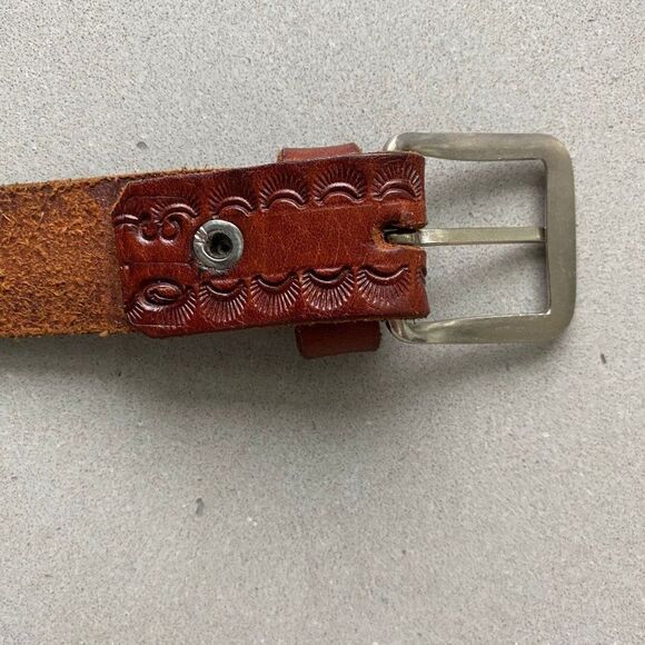 Vintage Women's Embossed Brown Leather Western Boho Silver Buckle Belt - Picture 6 of 8